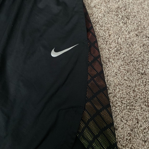 Elite Basketball Shorts - Picture 2 of 3